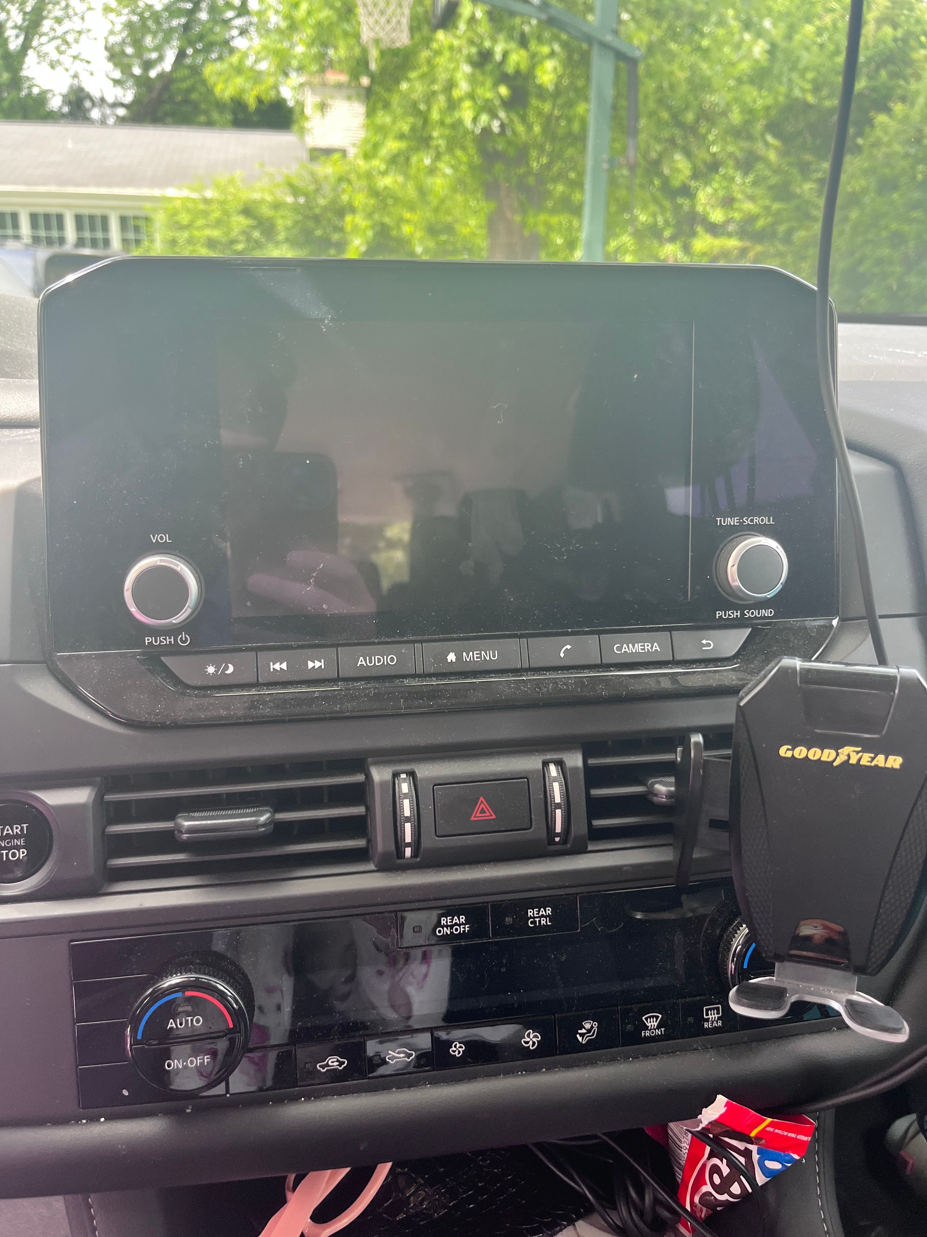 Used 2025 Nissan Pathfinder S AWD/4WD image 8
