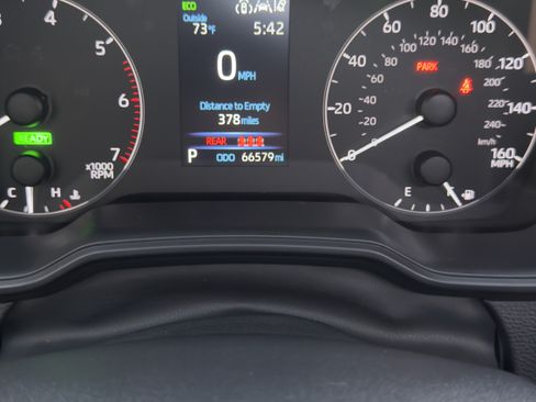 Used 2023 Toyota Corolla SE w/ SE Package image 28