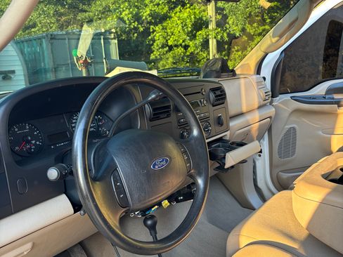 Used 2006 Ford F350 XLT AWD/4WD image 10