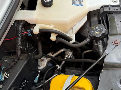 Used 2013 Chevrolet Express 2500 Extended Van 3D image 18