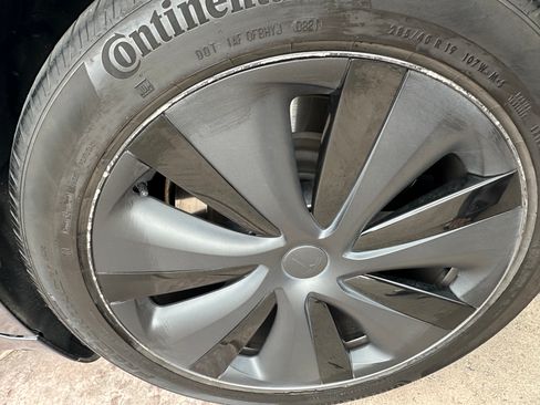 Used 2022 Tesla Model S Standard Range image 14