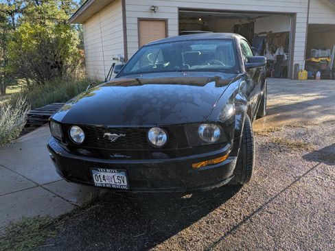 Used 2005 Ford Mustang GT Premium image 5