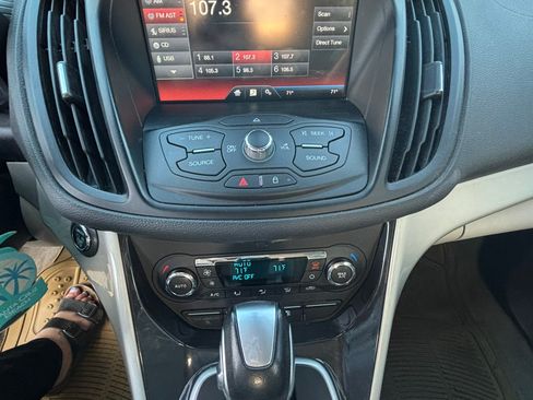 Used 2015 Ford C-MAX Energi SEL image 25