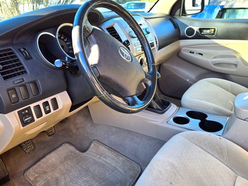 Used 2006 Toyota Tacoma 4x4 Access Cab V6 image 9