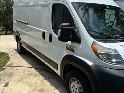 Used 2018 RAM ProMaster 2500 FWD image 2