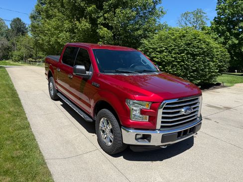 Used 2015 Ford F150 XLT w/ Equipment Group 302A Luxury AWD/4WD image 1