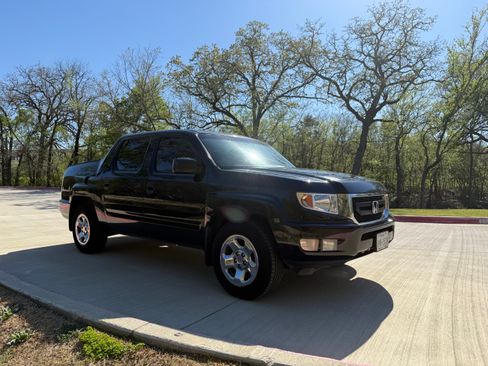 Used 2011 Honda Ridgeline RT image 2
