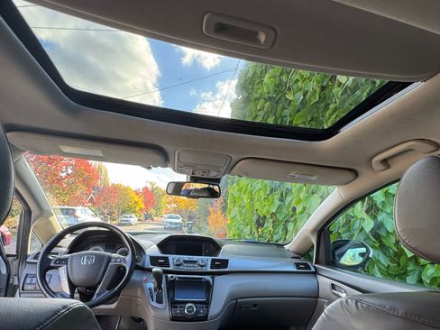 Used 2016 Honda Odyssey EX-L image 9