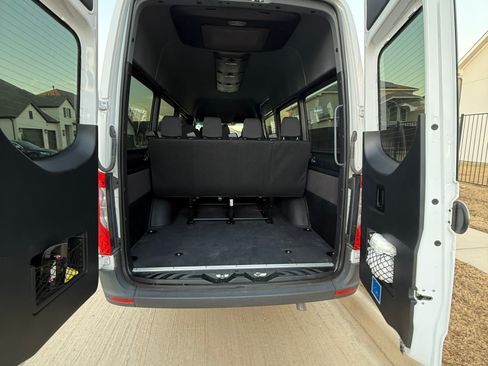 Used 2025 Mercedes-Benz Sprinter 2500 image 10