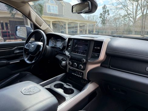 Used 2019 RAM 1500 Laramie RWD image 4