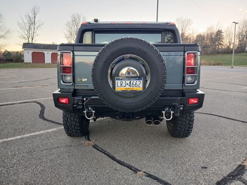 Used 2005 HUMMER H2 SUT w/ Preferred Equipment Group image 9