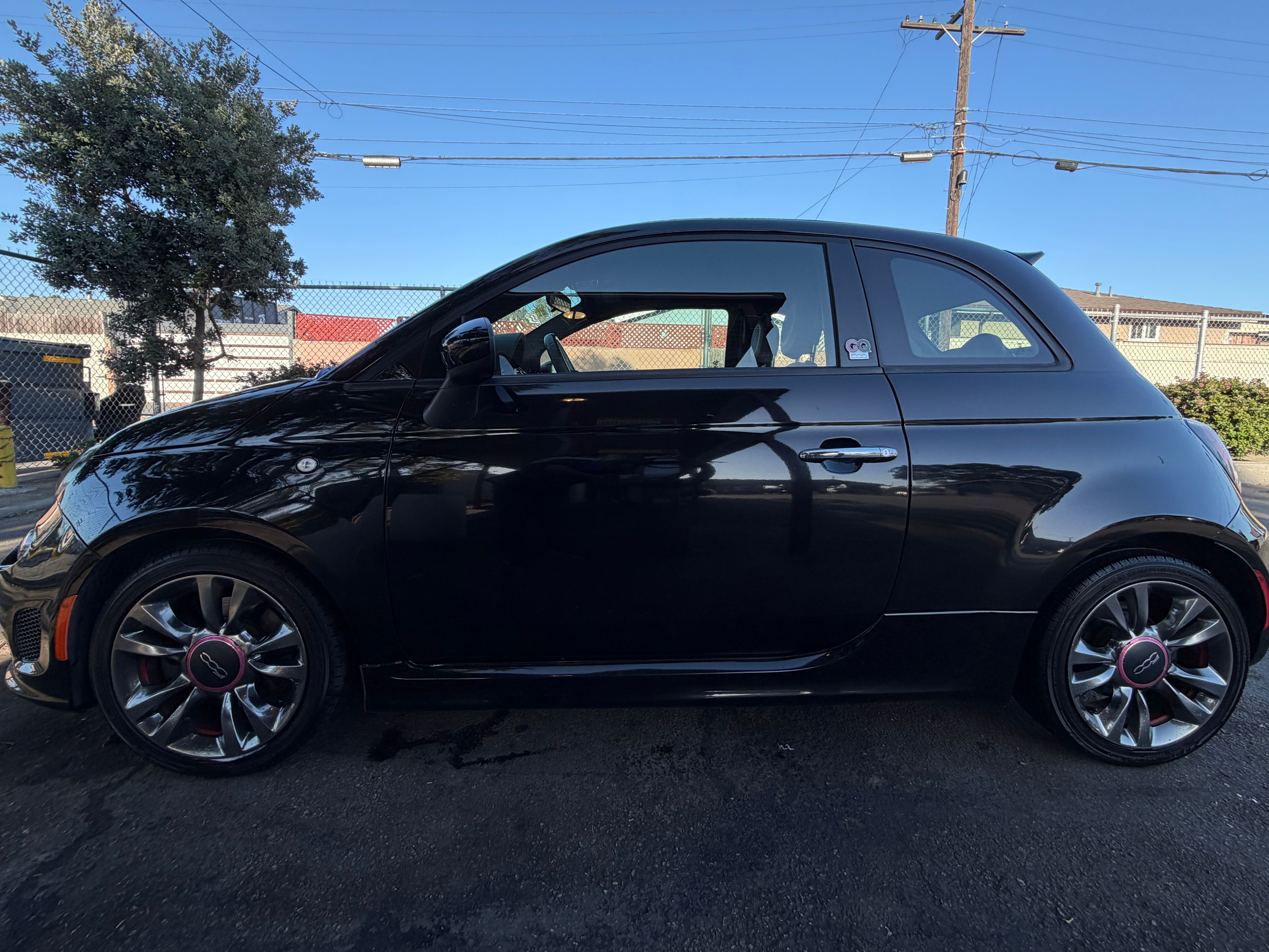Used 2014 FIAT 500 GQ Edition w/ Comfort/Convenience Group FWD image 8