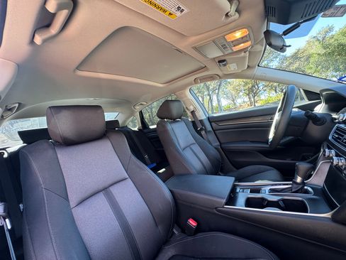 Used 2019 Honda Accord EX image 33