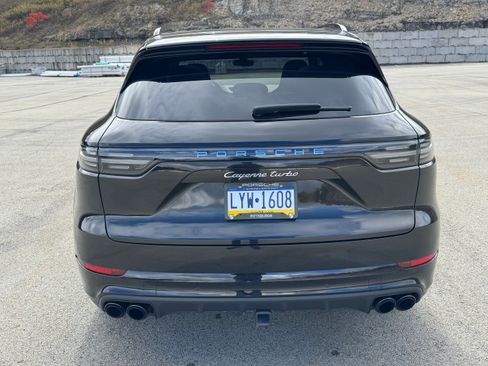 Used 2023 Porsche Cayenne Turbo image 21