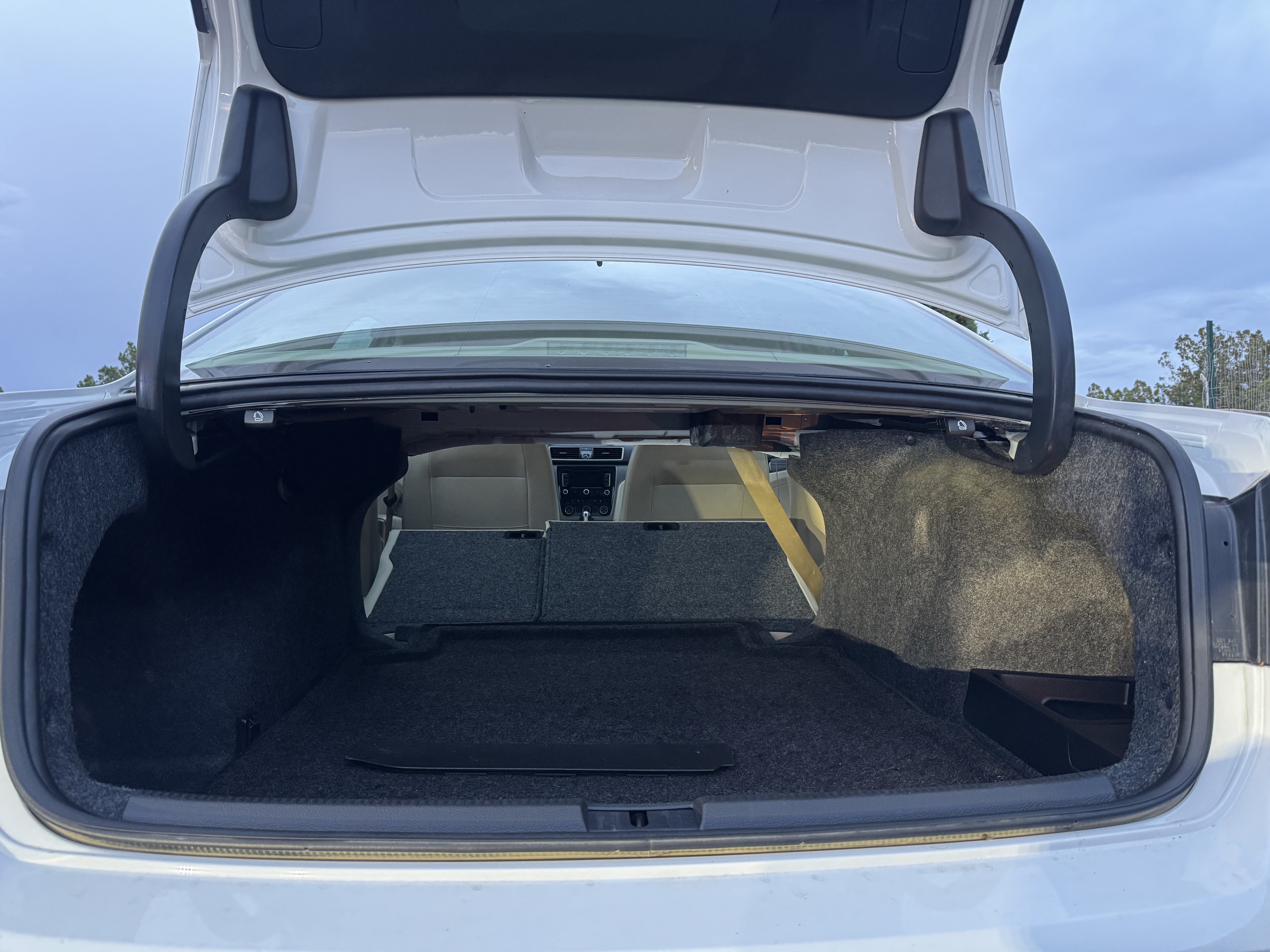 Used 2014 Volkswagen Passat TDI SE FWD image 16