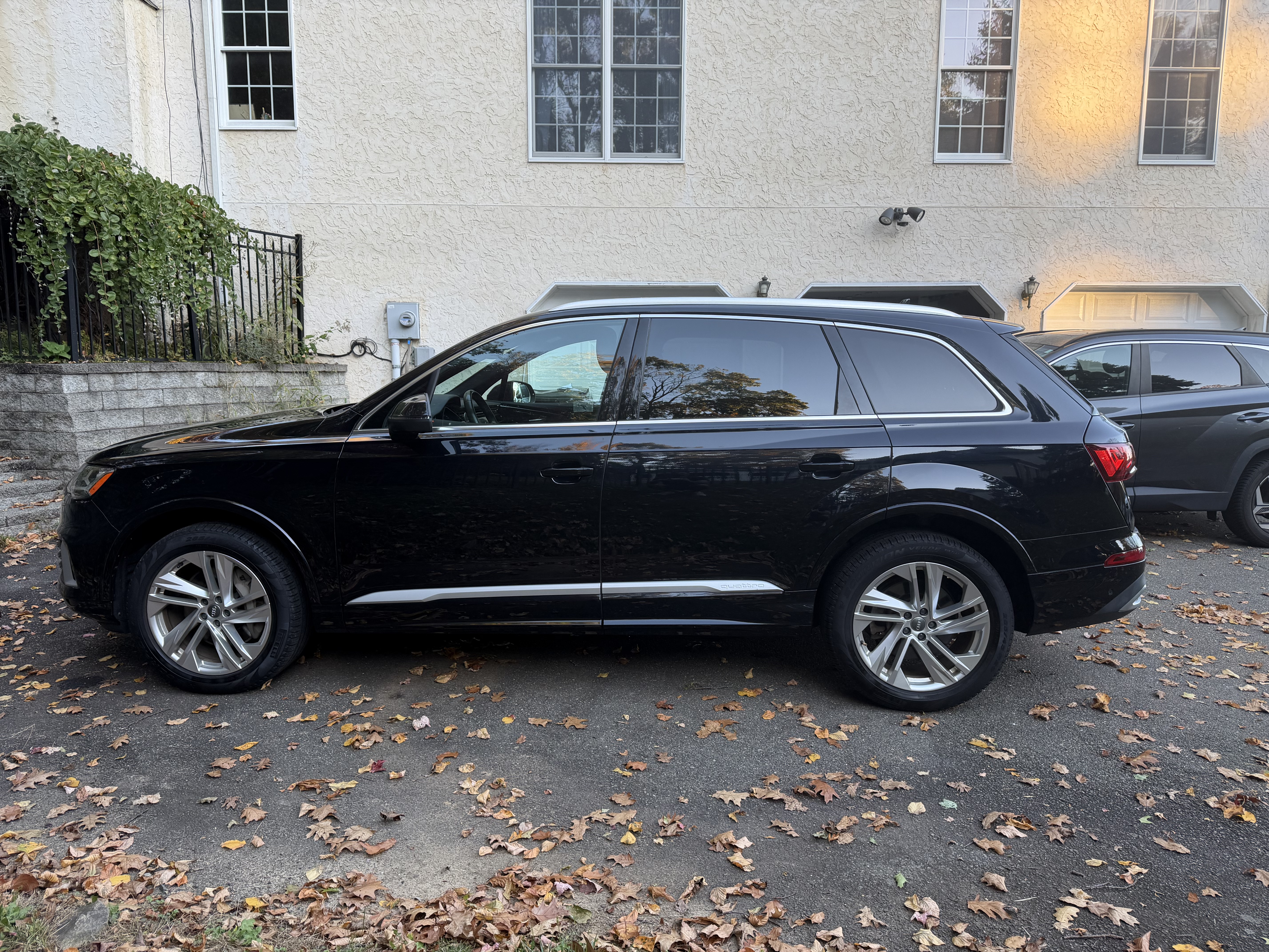 Used 2020 Audi Q7 3.0T Premium Plus w/ Premium Plus Package AWD/4WD image 12