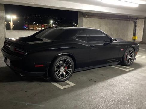 Used 2015 Dodge Challenger SRT w/ Technology Group RWD image 6