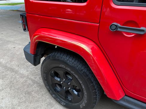 Used 2015 Jeep Wrangler Unlimited Sahara image 6