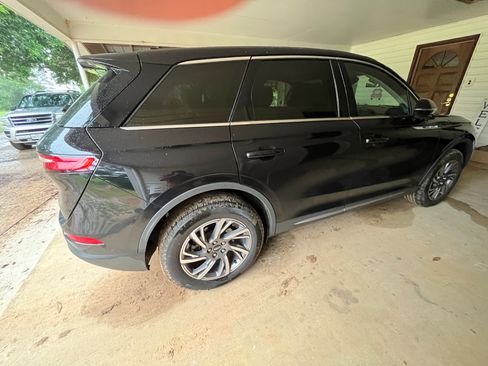 Used 2025 Lincoln Corsair AWD w/ Equipment Group 101A image 4