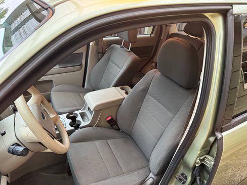 Used 2009 Ford Escape 2WD Hybrid image 16