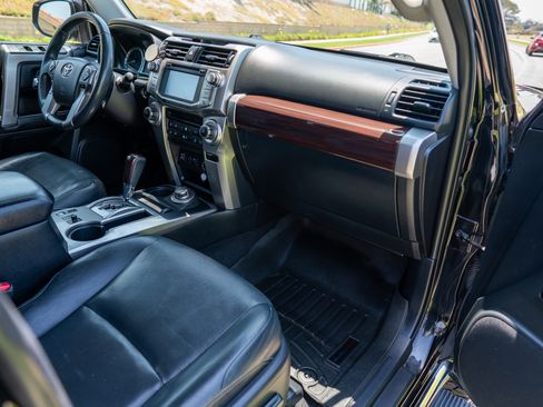 Used 2015 Toyota 4Runner Limited image 12