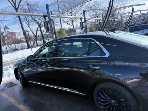 Used 2017 Genesis G90 3.3T Premium image 9