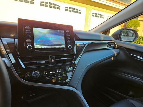 Used 2023 Toyota Camry SE image 15