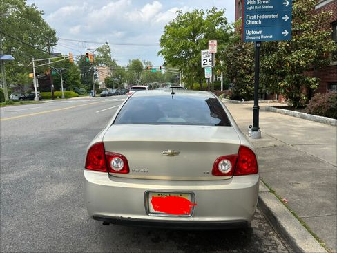 Used 2009 Chevrolet Malibu LS FWD image 8