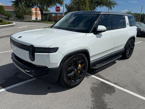 Used 2023 Rivian R1S Launch Edition AWD/4WD image 1