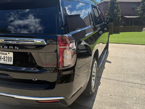 Used 2021 Chevrolet Suburban LT RWD image 6