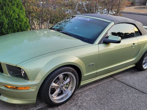 Used 2005 Ford Mustang GT Premium image 10