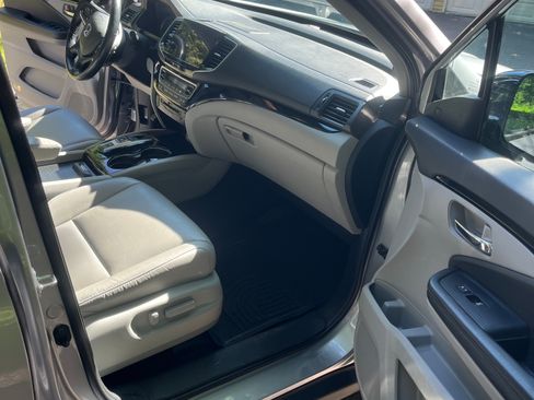 Used 2021 Honda Pilot Touring image 20