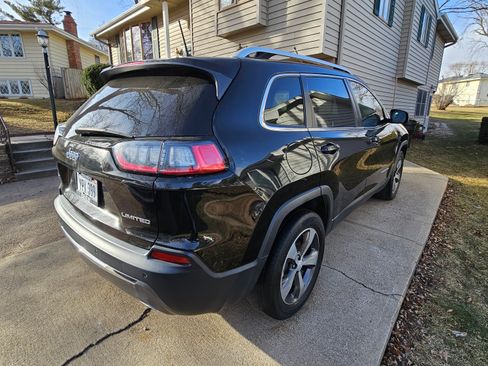 Used 2019 Jeep Cherokee Limited image 11