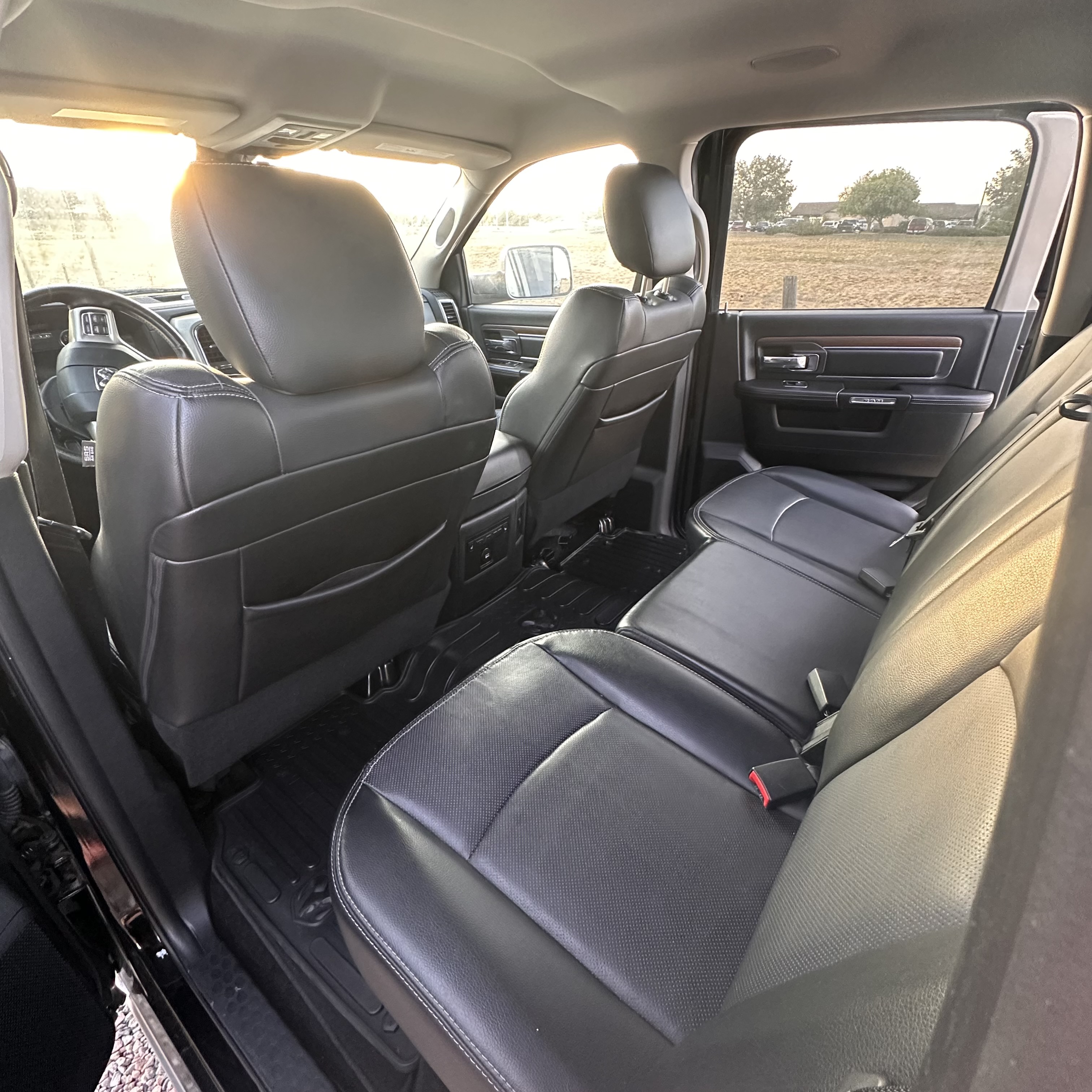 Used 2014 RAM 1500 Laramie w/ Convenience Group AWD/4WD image 9