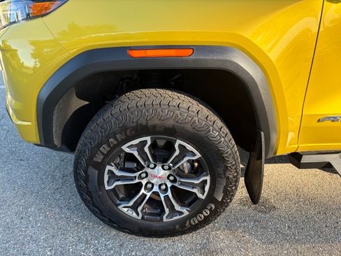 Used 2024 GMC Canyon AT4 w/ AT4 Premium Package image 6