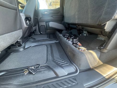 Used 2024 GMC Sierra 1500 AT4 w/ Technology Package image 17