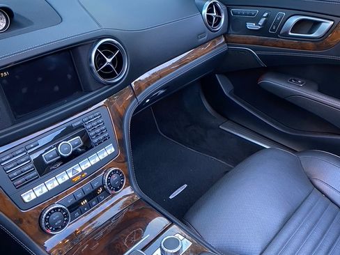 Used 2013 Mercedes-Benz SL 550 image 14