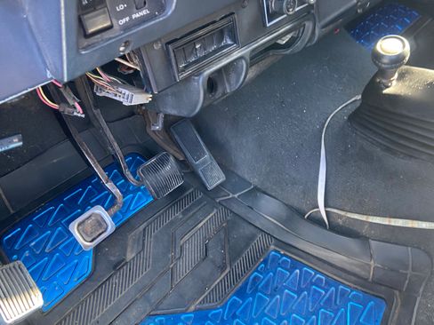 Used 1994 Jeep Wrangler SE image 15