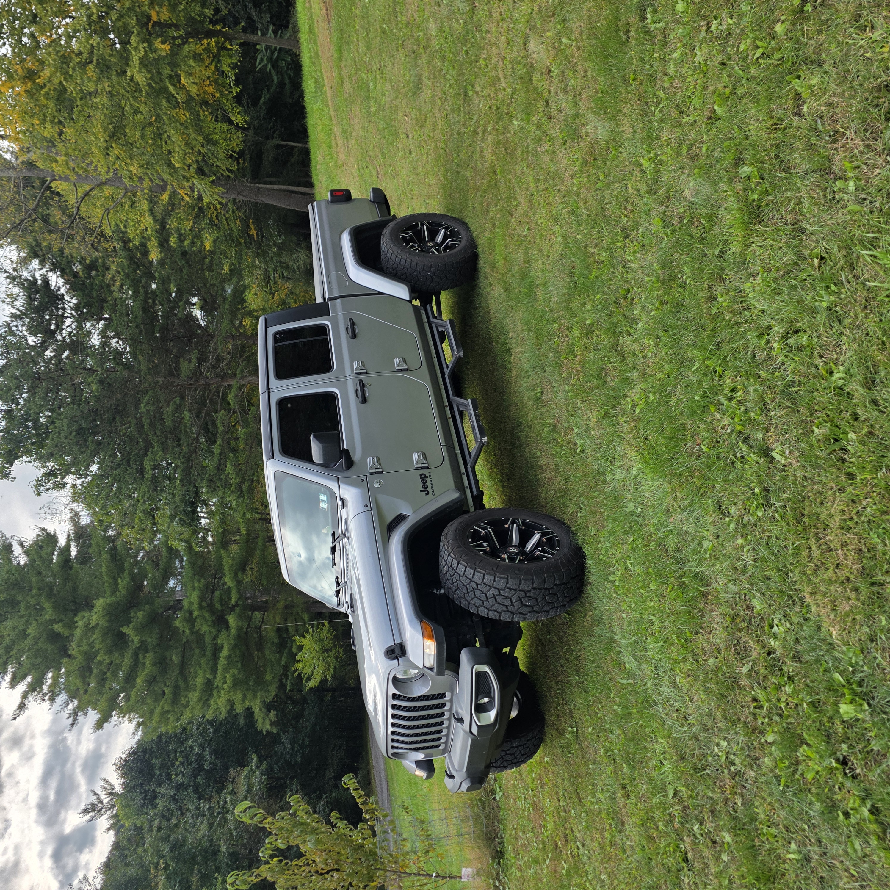 Used 2021 Jeep Gladiator Sport AWD/4WD image 1