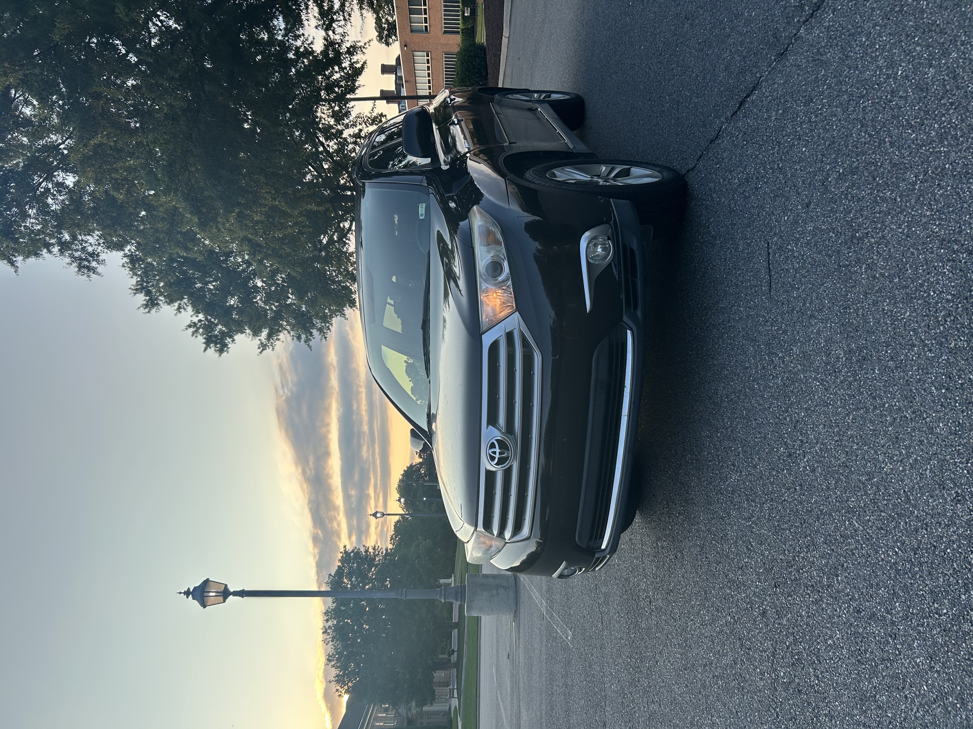 Used 2012 Toyota Highlander Limited w/ Tow Pkg AWD/4WD image 1