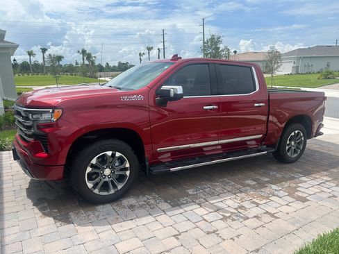 Used 2022 Chevrolet Silverado 1500 High Country w/ Max Trailering Package AWD/4WD image 2