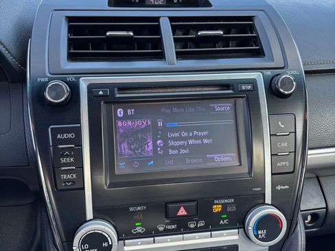 Used 2012 Toyota Camry SE image 19