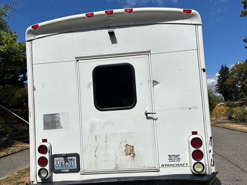 Used 2011 Ford E-350 and Econoline 350 Super Duty w/ Shuttle Bus Prep Pkg RWD image 9