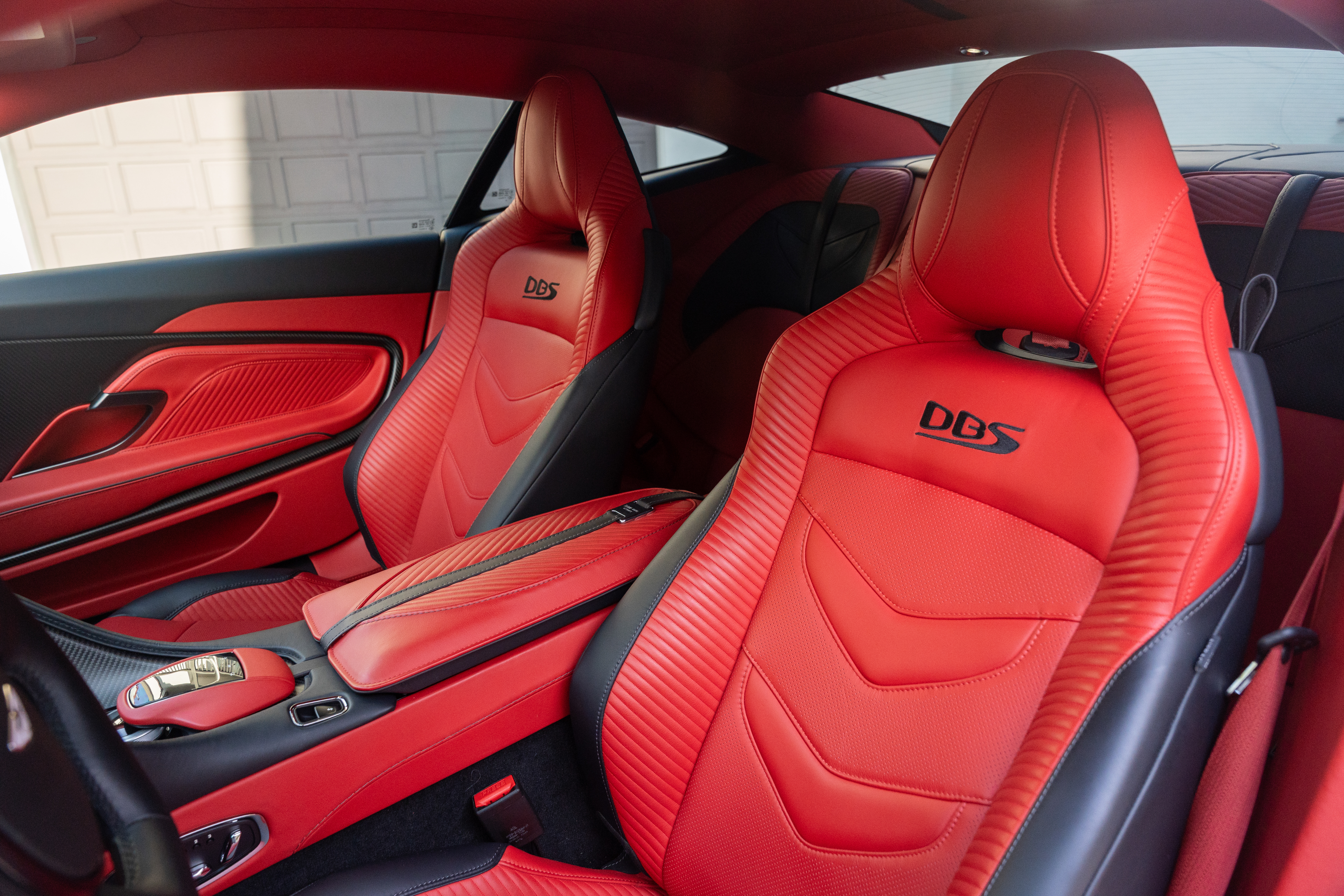 Used 2023 Aston Martin DBS Coupe RWD image 15