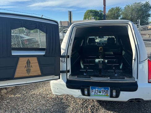 Used 2010 Cadillac DTS Hearse FWD image 19