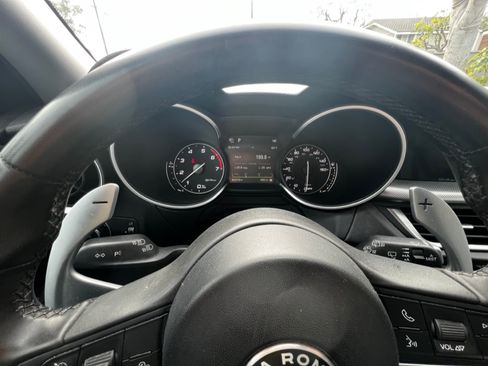 Used 2019 Alfa Romeo Stelvio Sport w/ Quick Order Package 22K Sport image 17