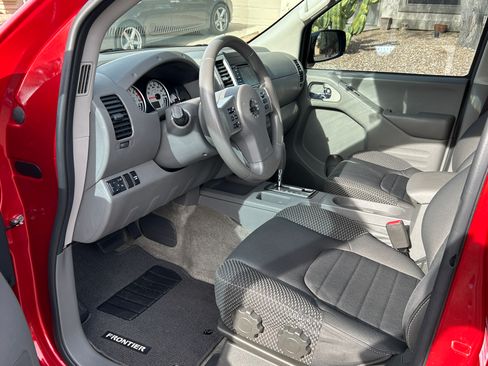 Used 2017 Nissan Frontier Desert Runner image 8