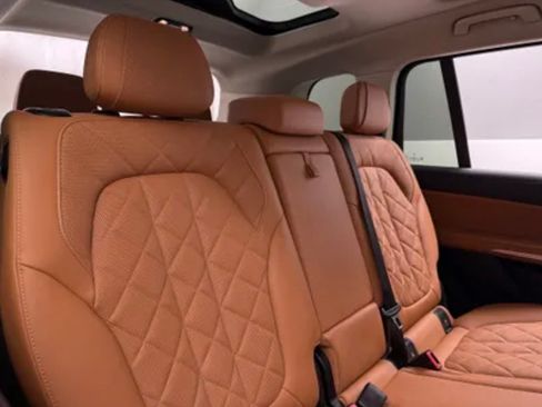 Used 2024 BMW X7 xDrive40i w/ Parking Assistance Package image 12