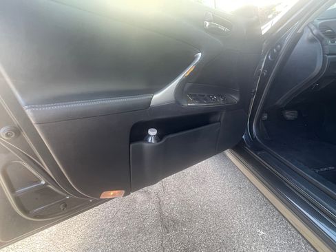 Used 2011 Lexus IS 250 w/ Premium Pkg Value Edition RWD image 11