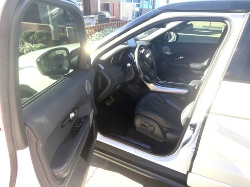 Used 2014 Land Rover Range Rover Evoque Dynamic image 11